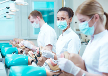 Libéral ou hospitalier ? salarié ou medworking ? Quel statut pour les chirurgiens-dentistes ?